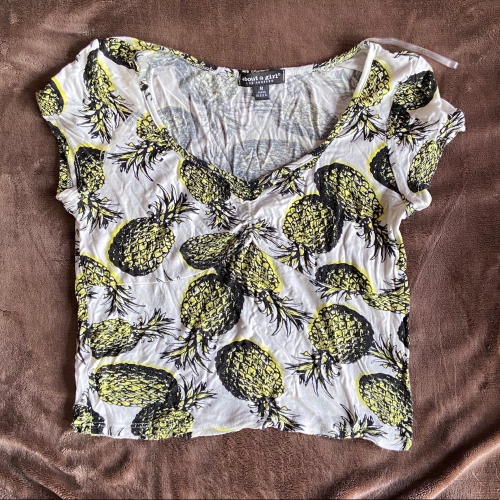 Pineapple cropped tshirt
